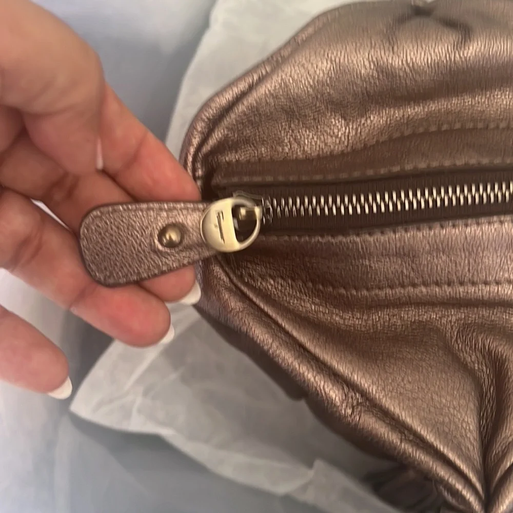 Salvatore Ferragamo Bag. Metallic Shoulder Leather Bag.‎